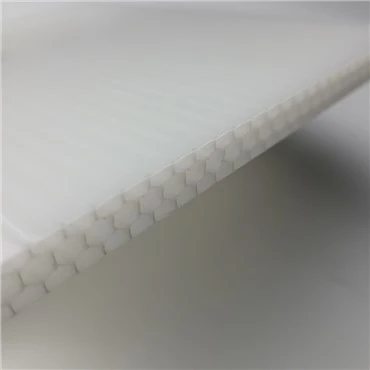 4mm Blan Twin Wall Polycarbonate Fèy